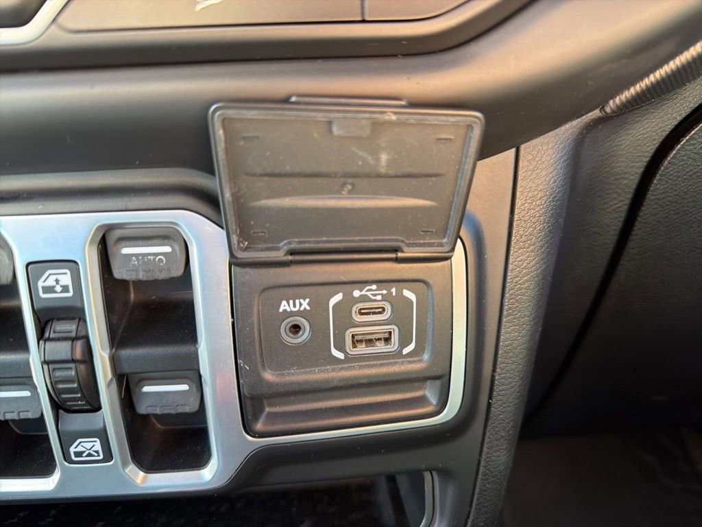 Used 2018 Jeep Wrangler Unlimited Sport S image 35