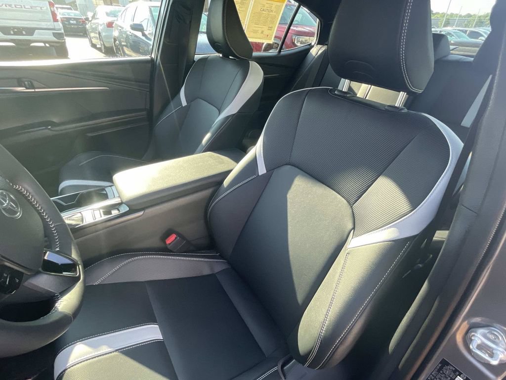 Used 2025 Toyota Camry SE FWD image 23