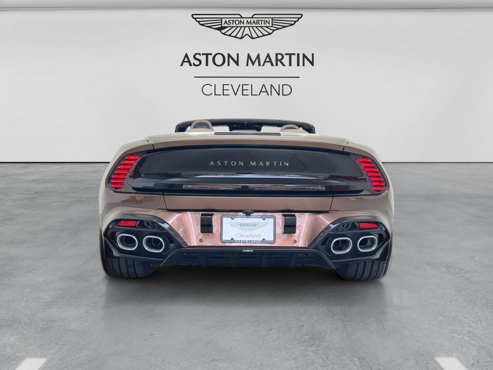New 2026 Aston Martin Vanquish Convertible RWD image 33