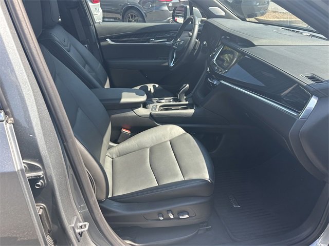 Used 2024 Cadillac XT6 Premium Luxury image 13