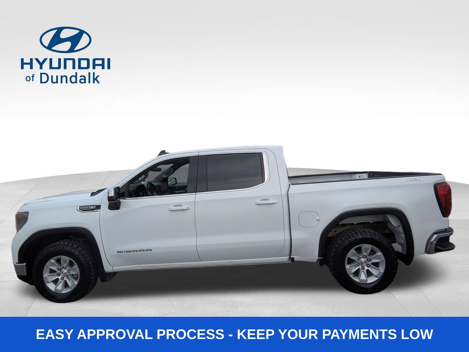 Used 2023 GMC Sierra 1500 SLE image 2