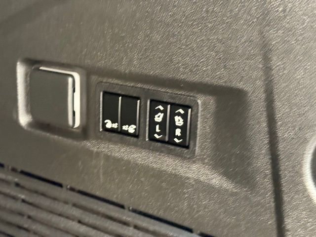 Used 2022 Chevrolet Tahoe Z71 w/ Luxury Package image 7