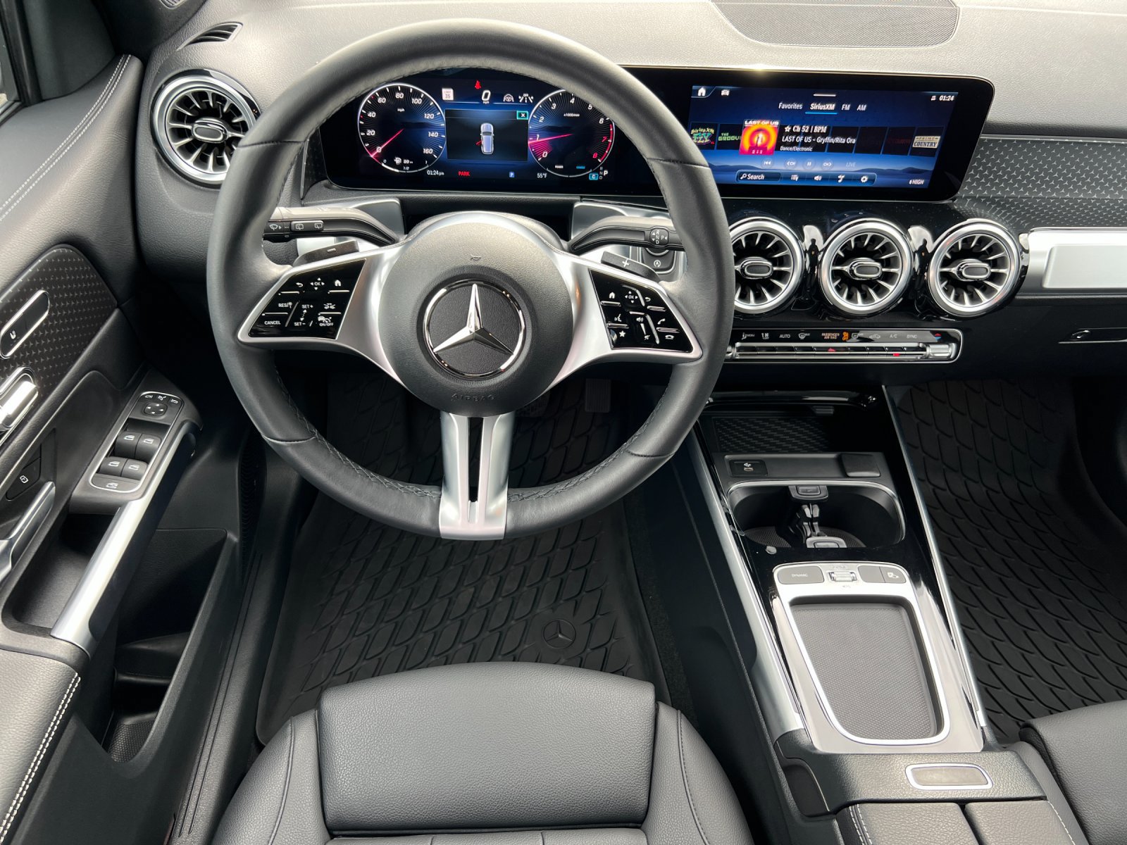 Used 2024 Mercedes-Benz GLB 250 4MATIC image 11