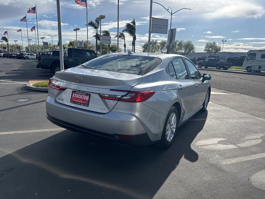 Used 2025 Toyota Camry LE image 4