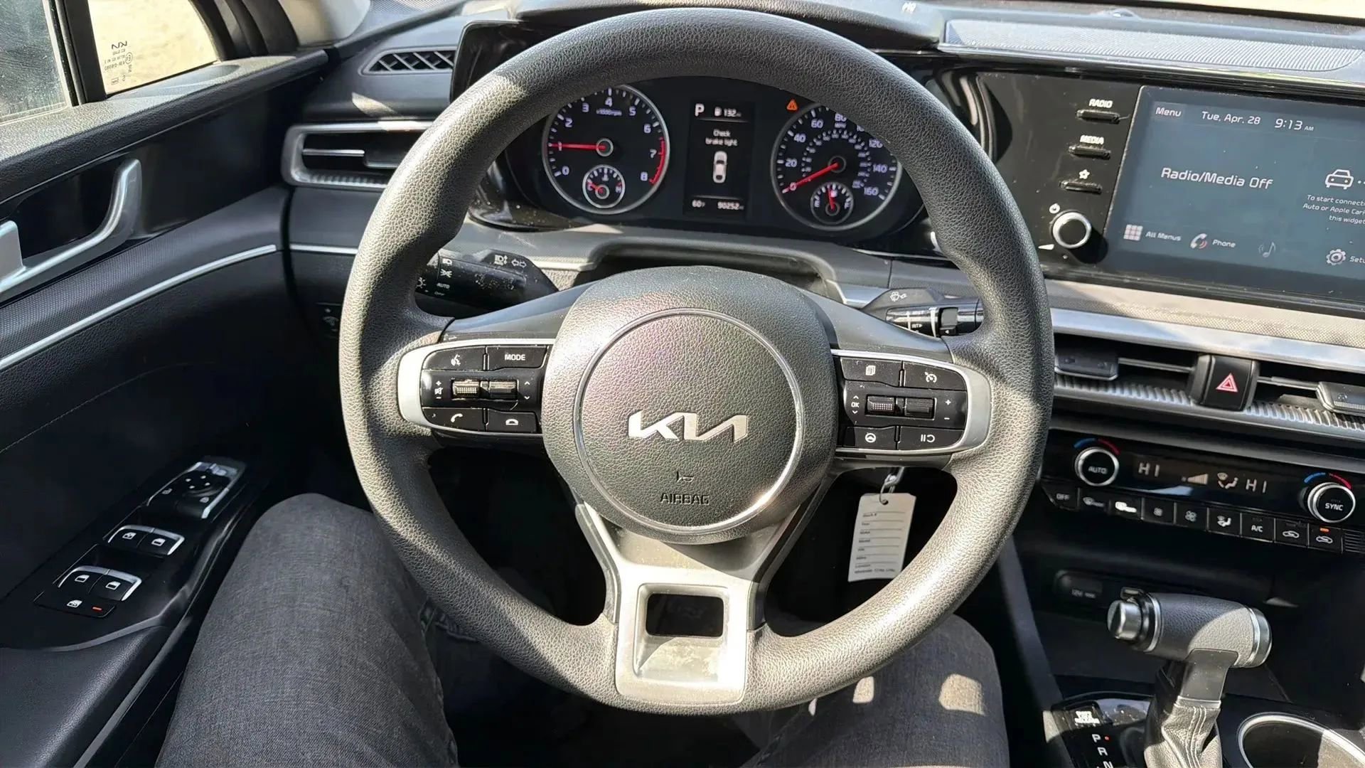Used 2022 Kia K5 LX FWD image 10