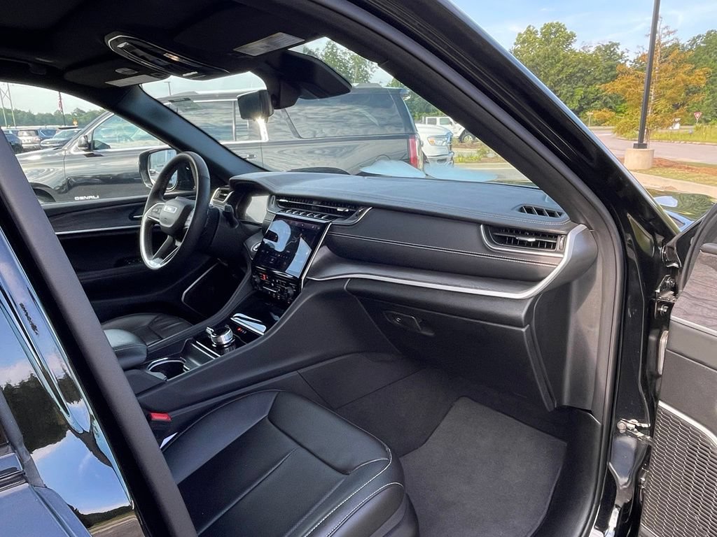 Used 2025 Jeep Grand Cherokee L Limited w/ Luxury Tech Group II AWD/4WD image 29