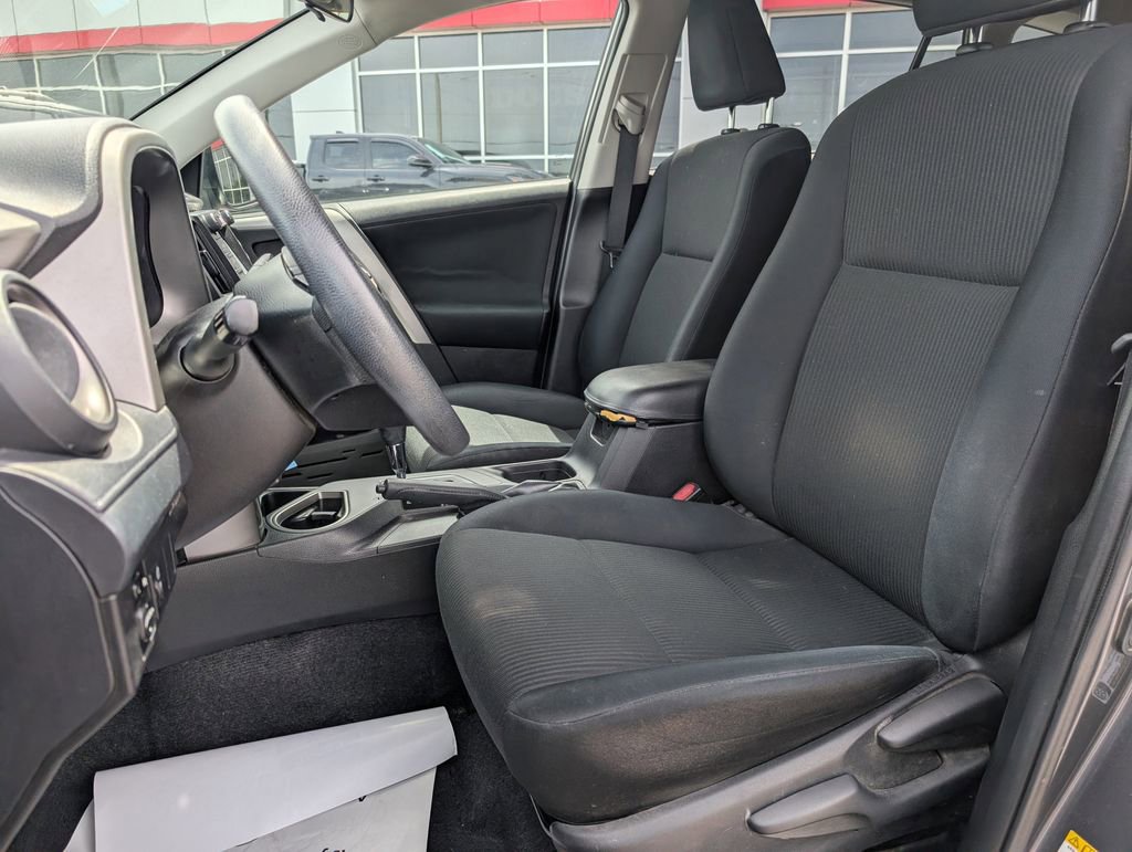 Used 2016 Toyota RAV4 LE image 11