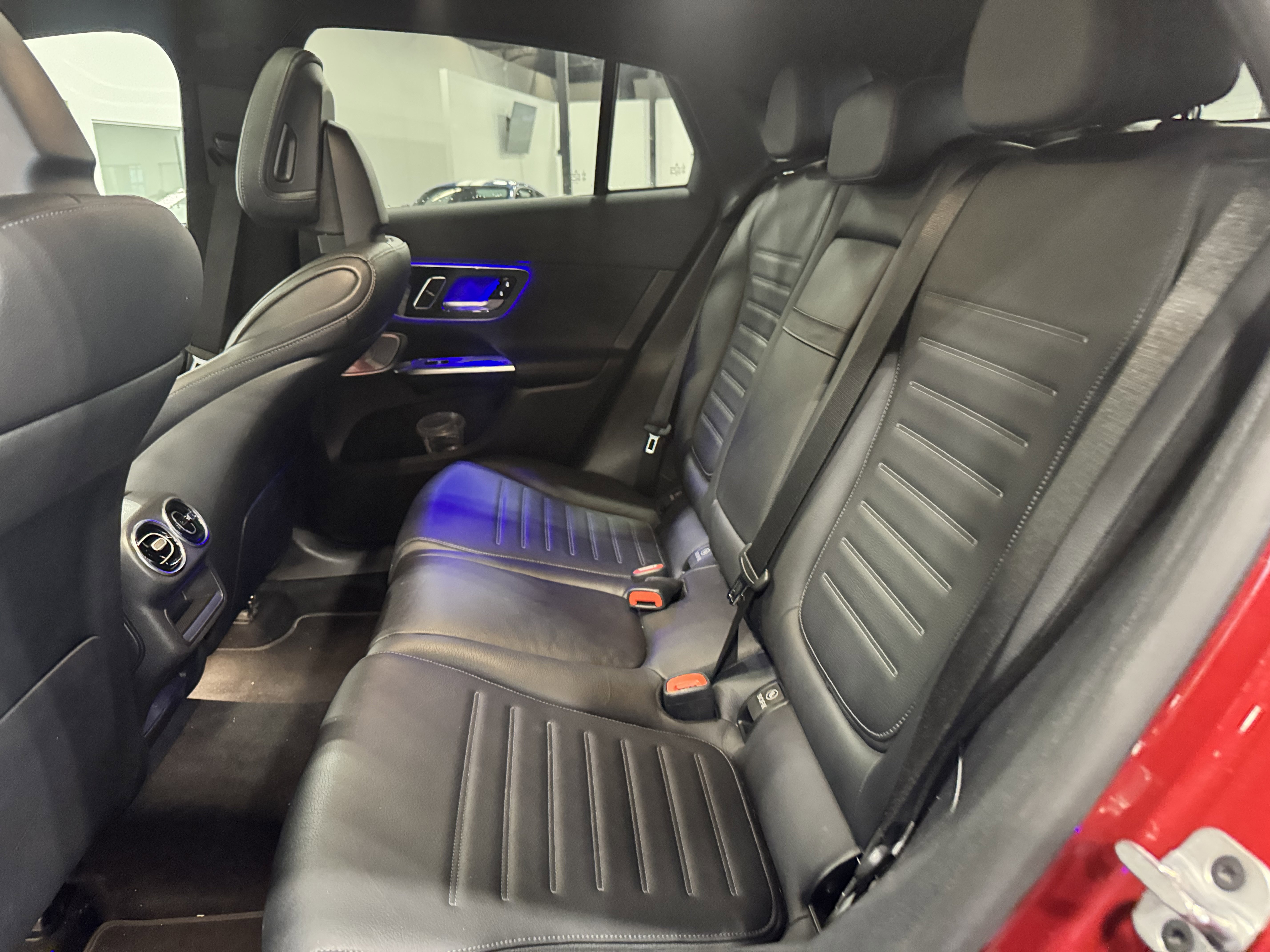 Used 2024 Mercedes-Benz GLC 300 4MATIC image 30