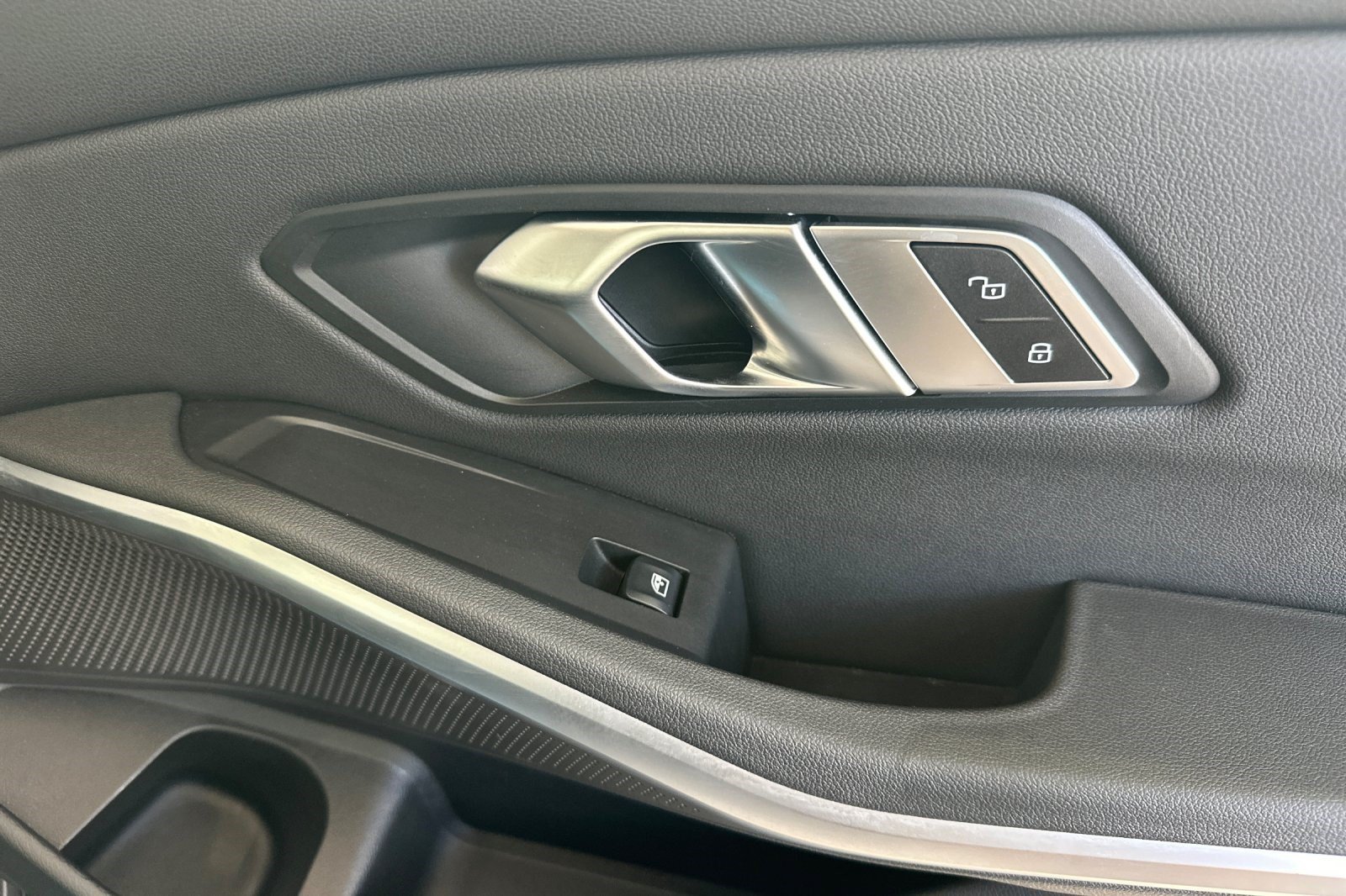 Used 2019 BMW 330i Sedan w/ Convenience Package RWD image 21