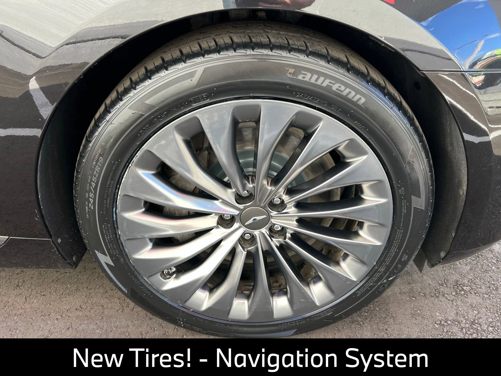 Used 2018 Genesis G90 5.0 Ultimate RWD image 12