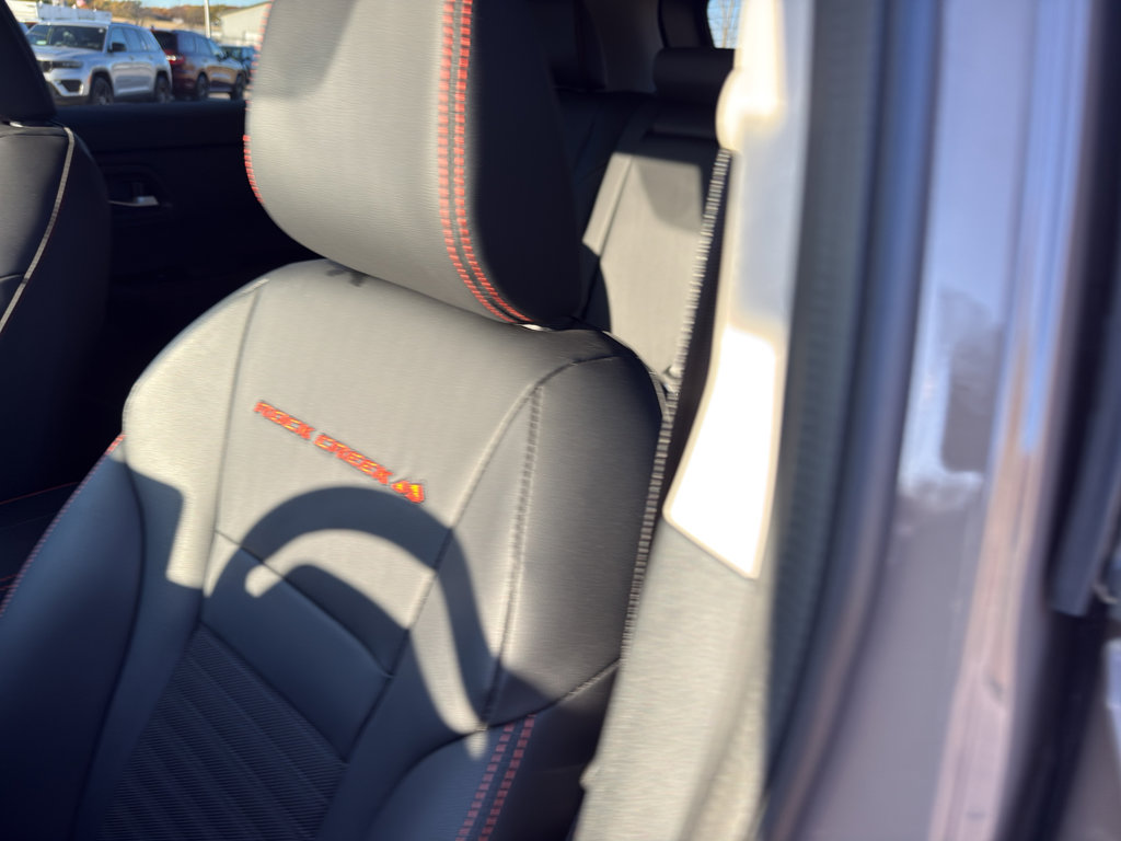 Certified 2025 Nissan Rogue SV image 25