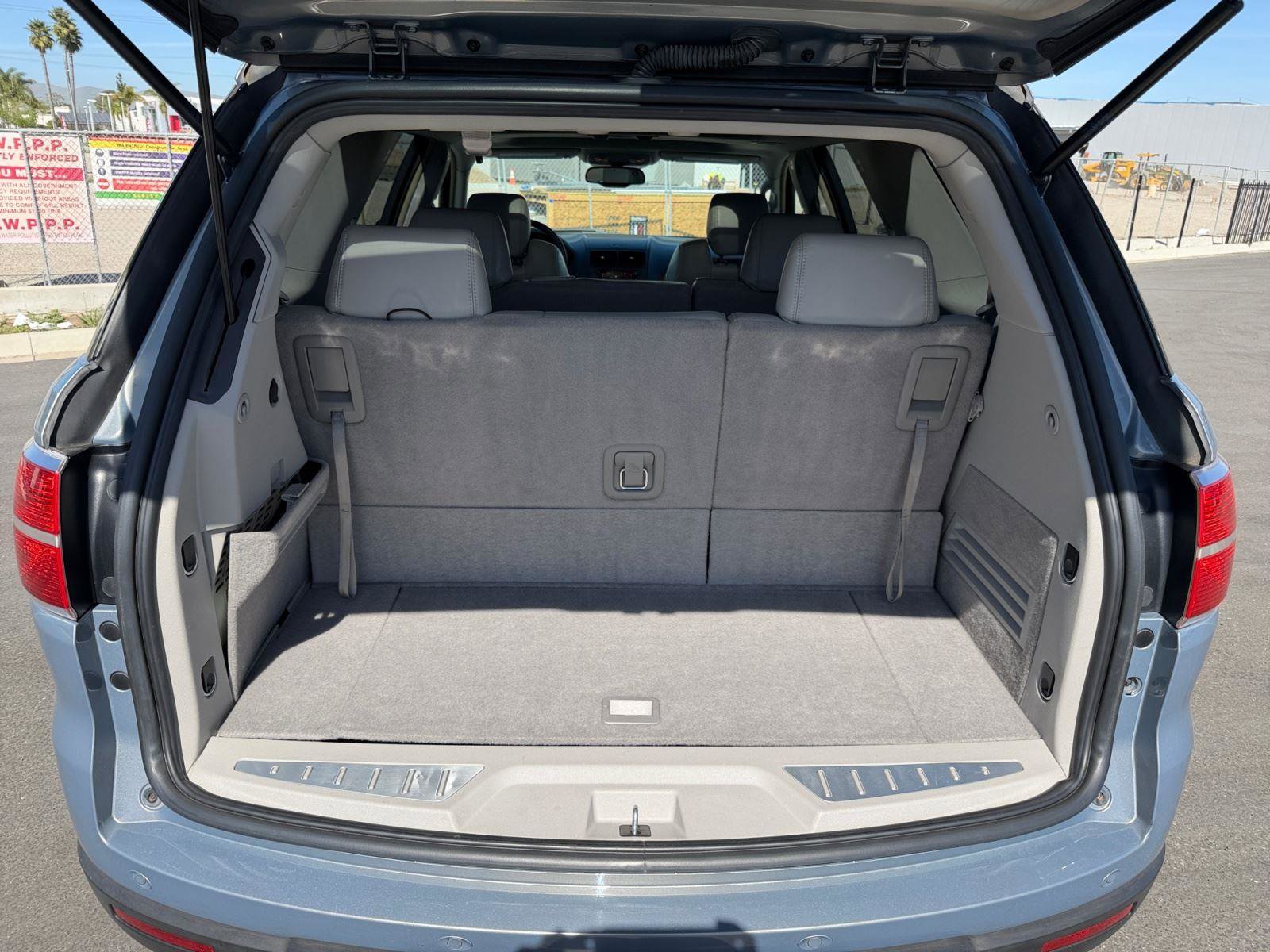 Used 2008 Saturn Outlook XR w/ Premium Trim Package image 25