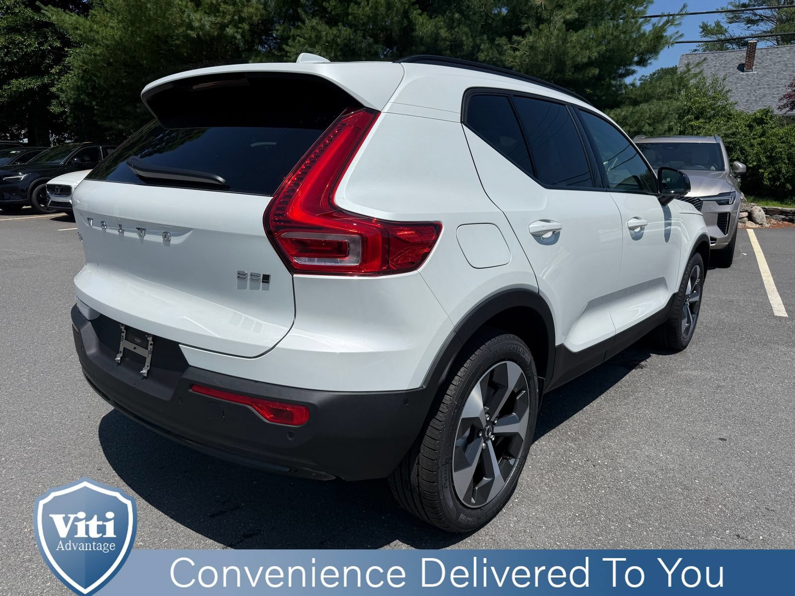 New 2026 Volvo XC40 B5 Plus w/ Protection Package Premier AWD/4WD image 8