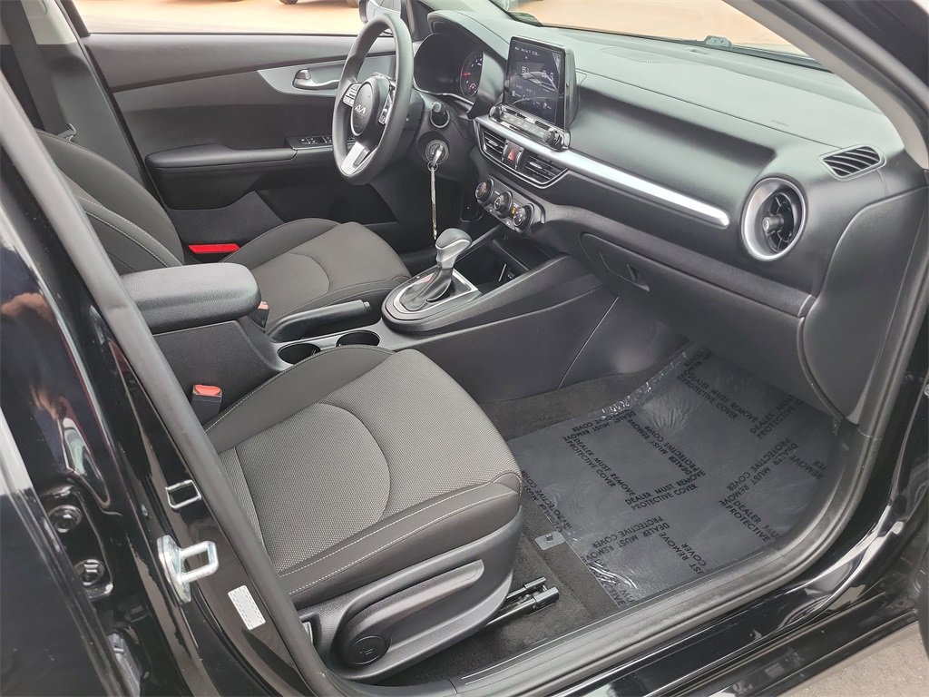 Used 2023 Kia Forte LXS image 16