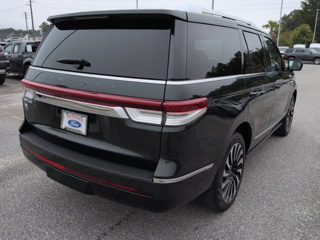 Used 2022 Lincoln Navigator Black Label AWD/4WD image 4