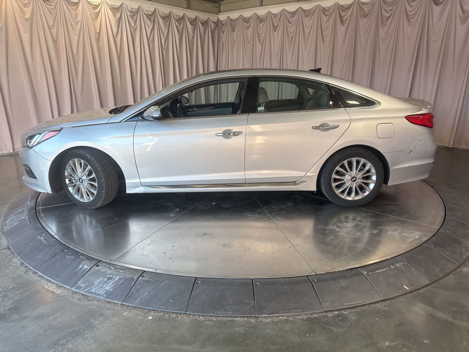Used 2015 Hyundai Sonata Limited w/ Option Group 06 FWD image 8