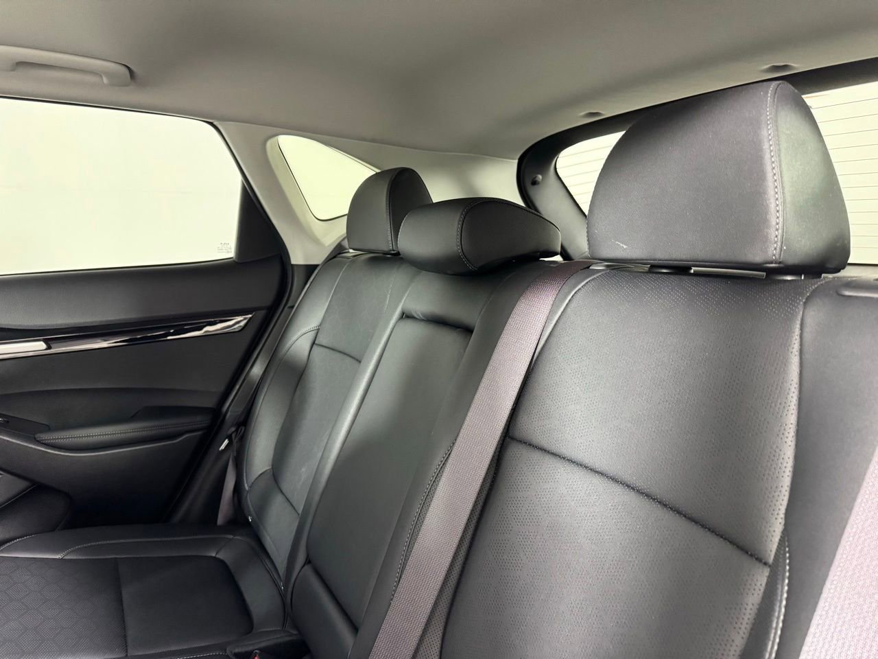 Used 2025 Kia Seltos EX w/ EX Sunroof Package image 33