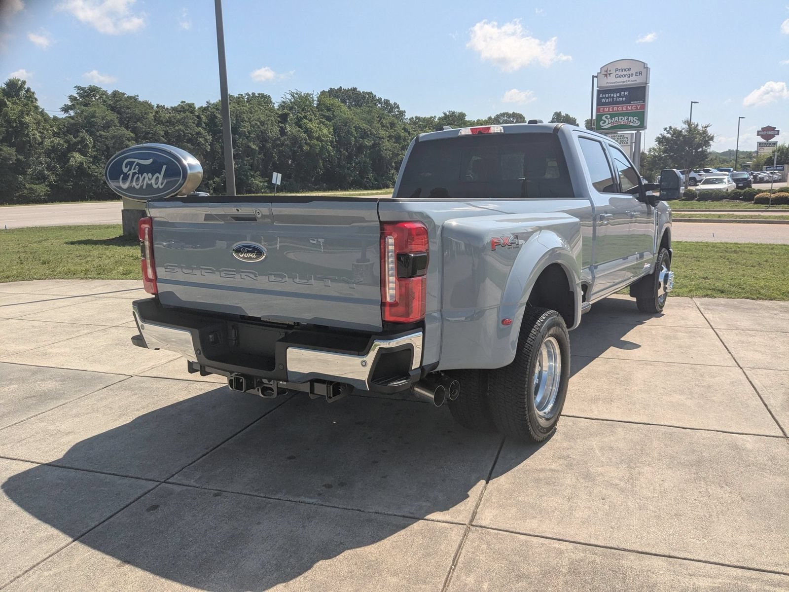 New 2026 Ford F350 Lariat w/ Lariat Ultimate Package AWD/4WD image 3