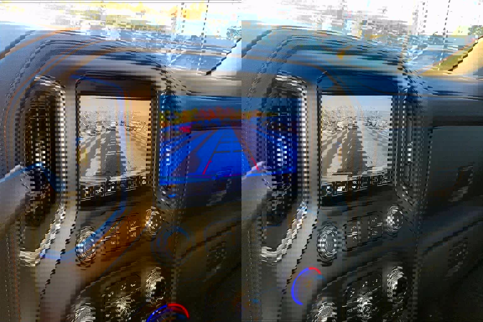 Used 2022 GMC Sierra 2500 AT4 w/ Gooseneck/5TH Wheel Package image 27