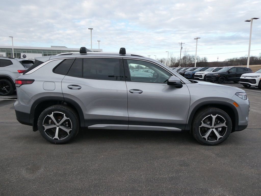 New 2026 Volkswagen Tiguan SE AWD/4WD image 2