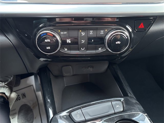 Used 2025 Chevrolet Trax LT w/ Driver Confidence Package image 15