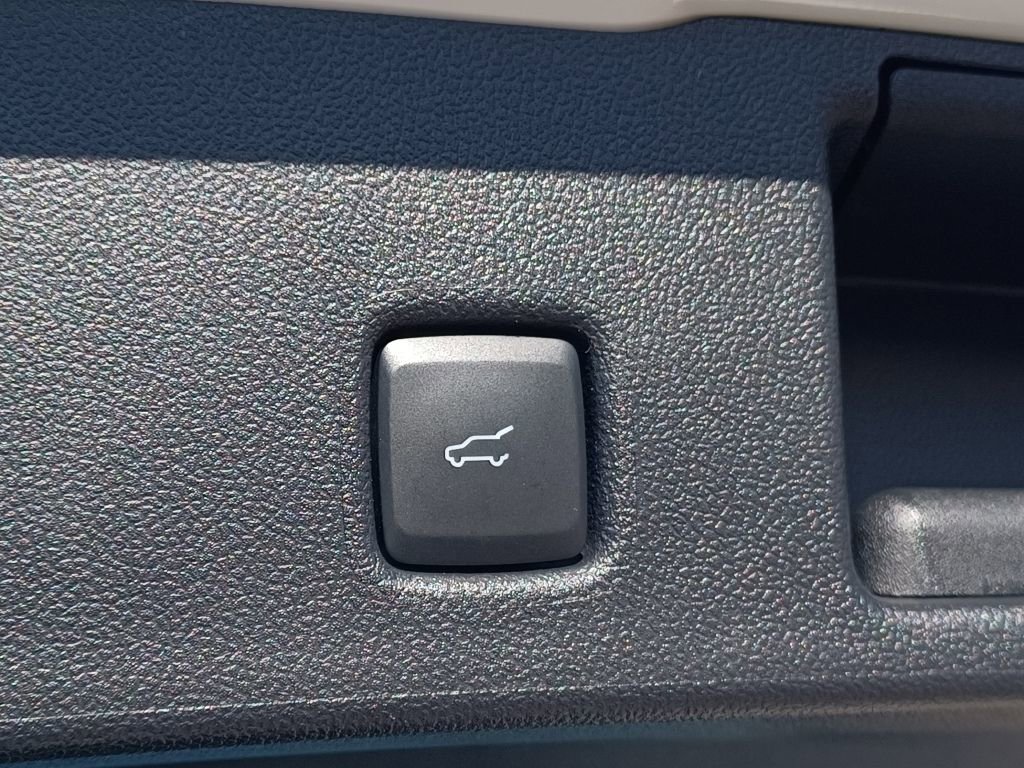 Used 2024 Ford Escape ST-Line Select w/ Tech Pack #2 image 17