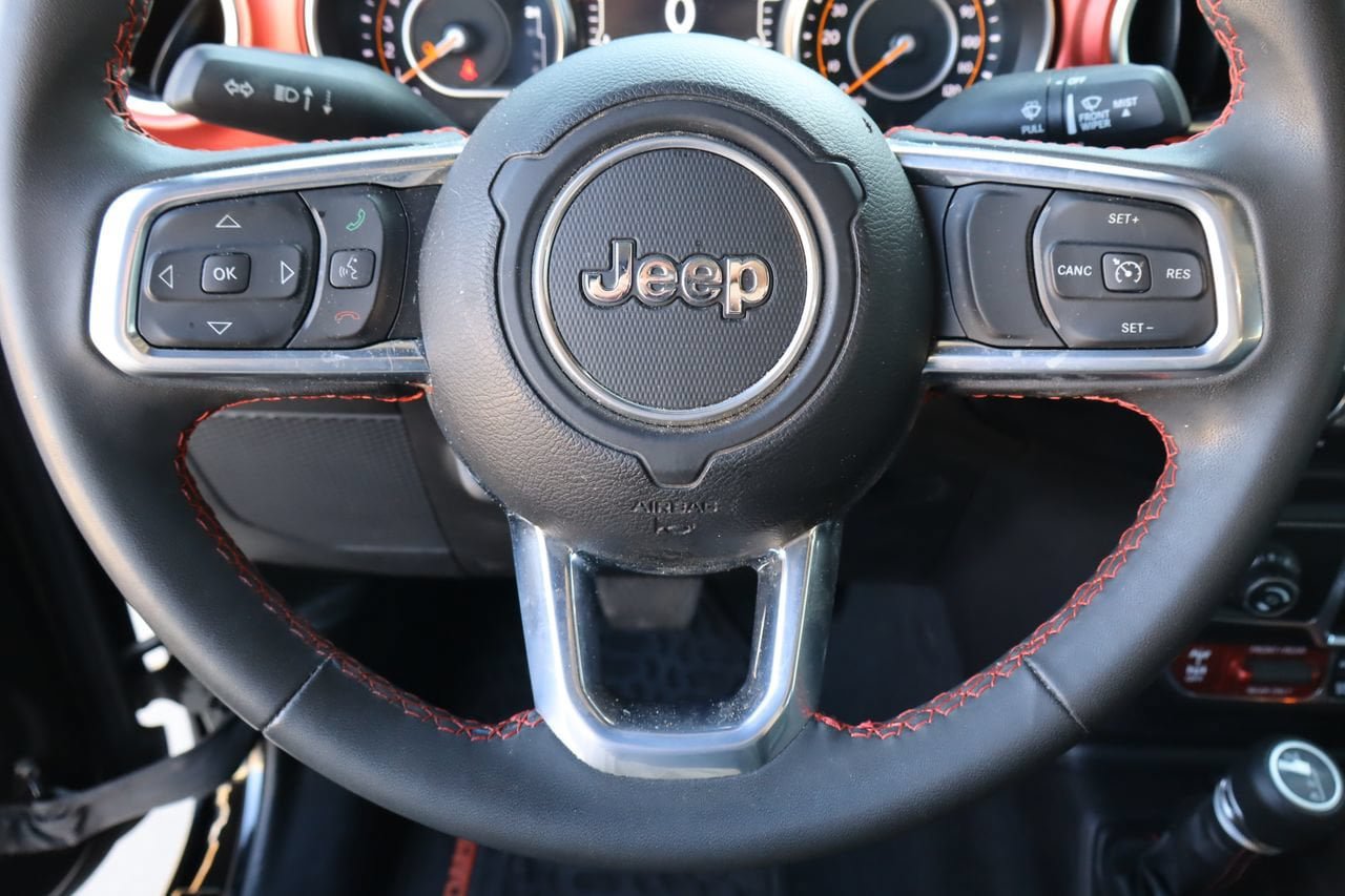 Used 2023 Jeep Gladiator Rubicon w/ Trailer Tow Package AWD/4WD image 10