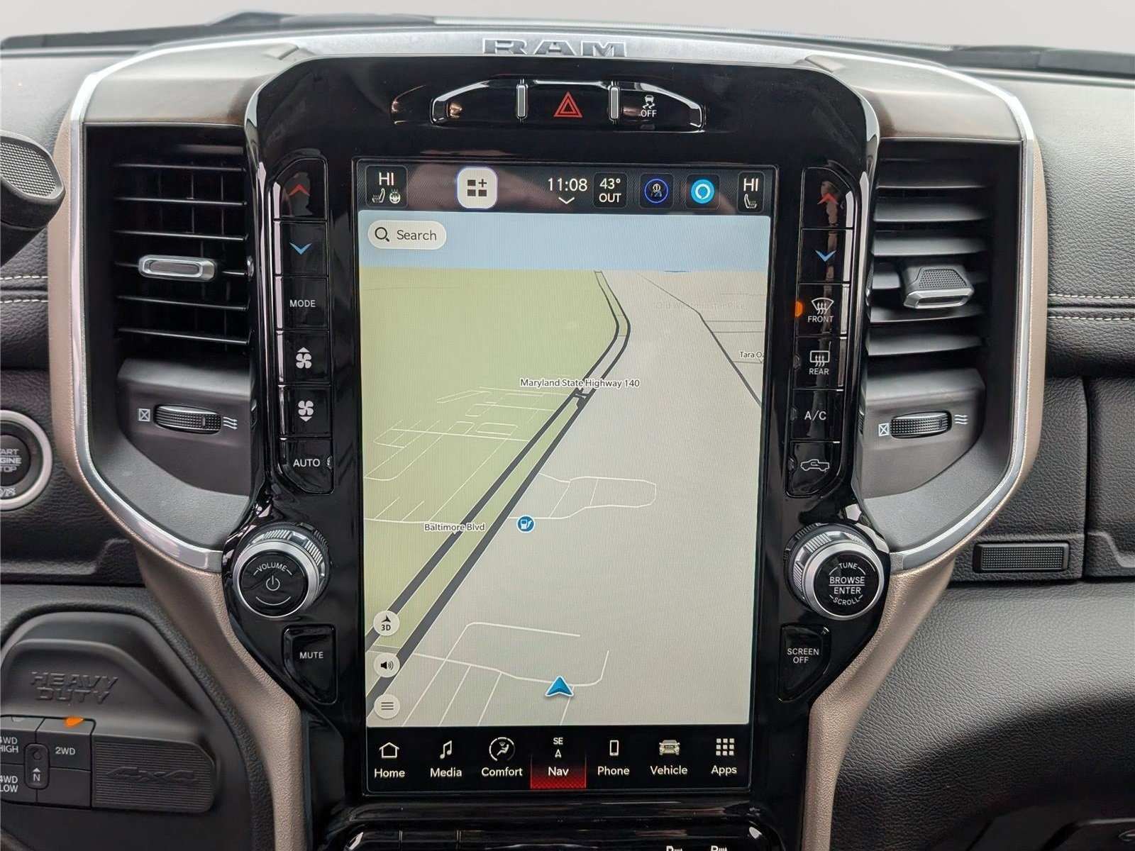 Used 2024 RAM 2500 Laramie w/ Chrome Bumper Package AWD/4WD image 28