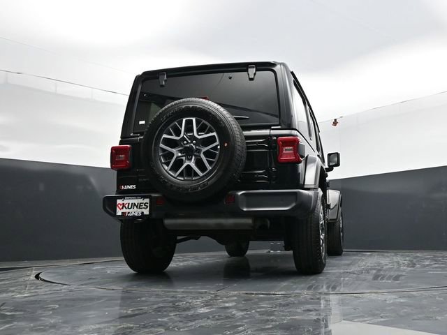 Used 2025 Jeep Wrangler Sahara image 52