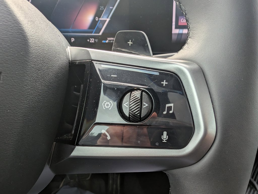 Used 2024 BMW 540i xDrive w/ Premium Package image 27