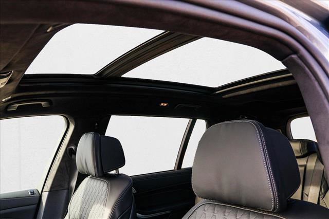 Used 2025 BMW X7 M60i w/ Executive Package image 11