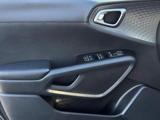 Used 2020 Kia Soul EX FWD image 14