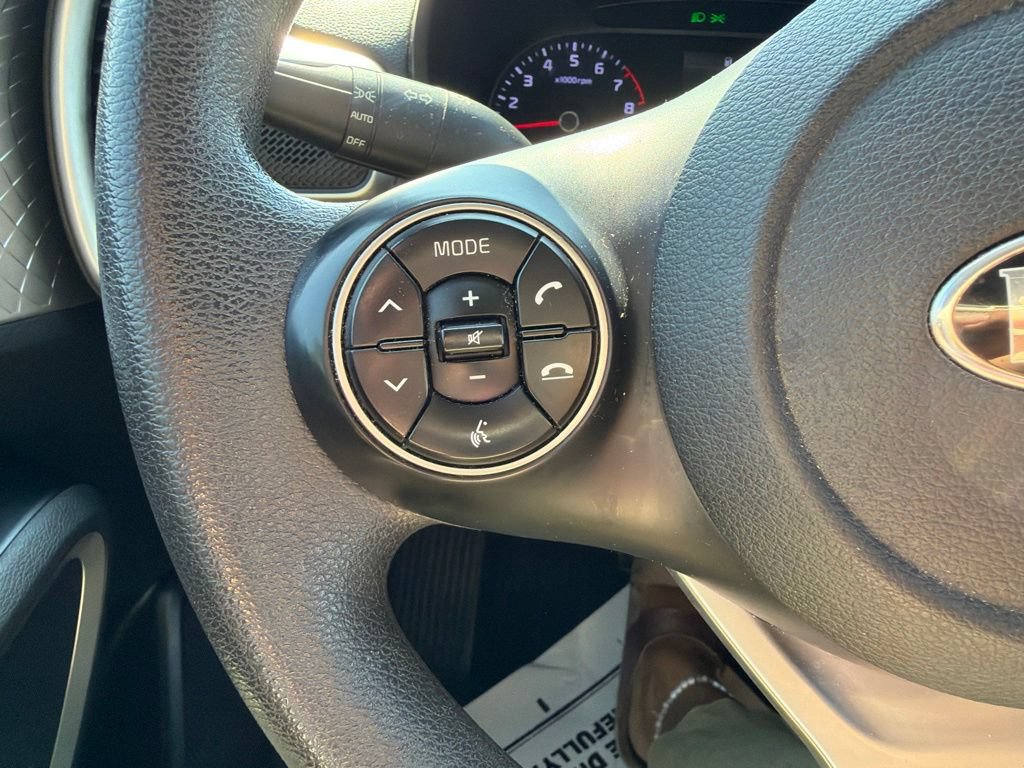 Used 2020 Kia Soul LX FWD image 19