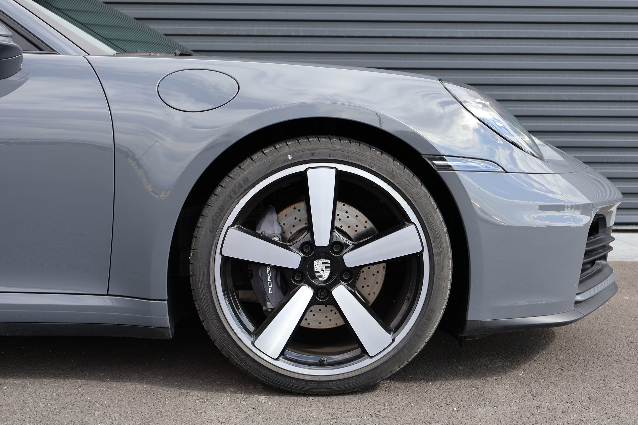 Certified 2025 Porsche 911 Carrera image 13