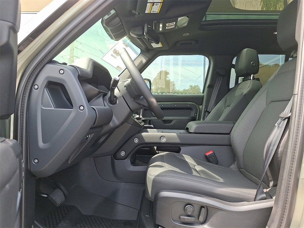 New 2025 Land Rover Defender 110 S image 10