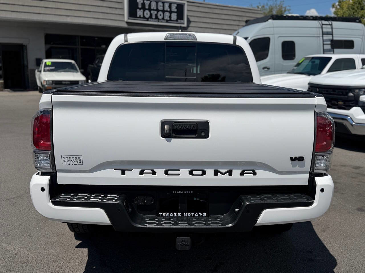 Used 2020 Toyota Tacoma TRD Off-Road w/ Technology Package AWD/4WD image 28