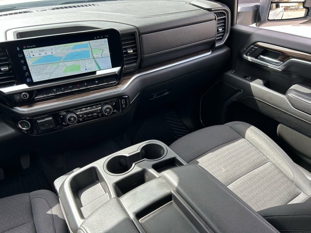 Used 2025 Chevrolet Silverado 2500 LT w/ Convenience Package image 12