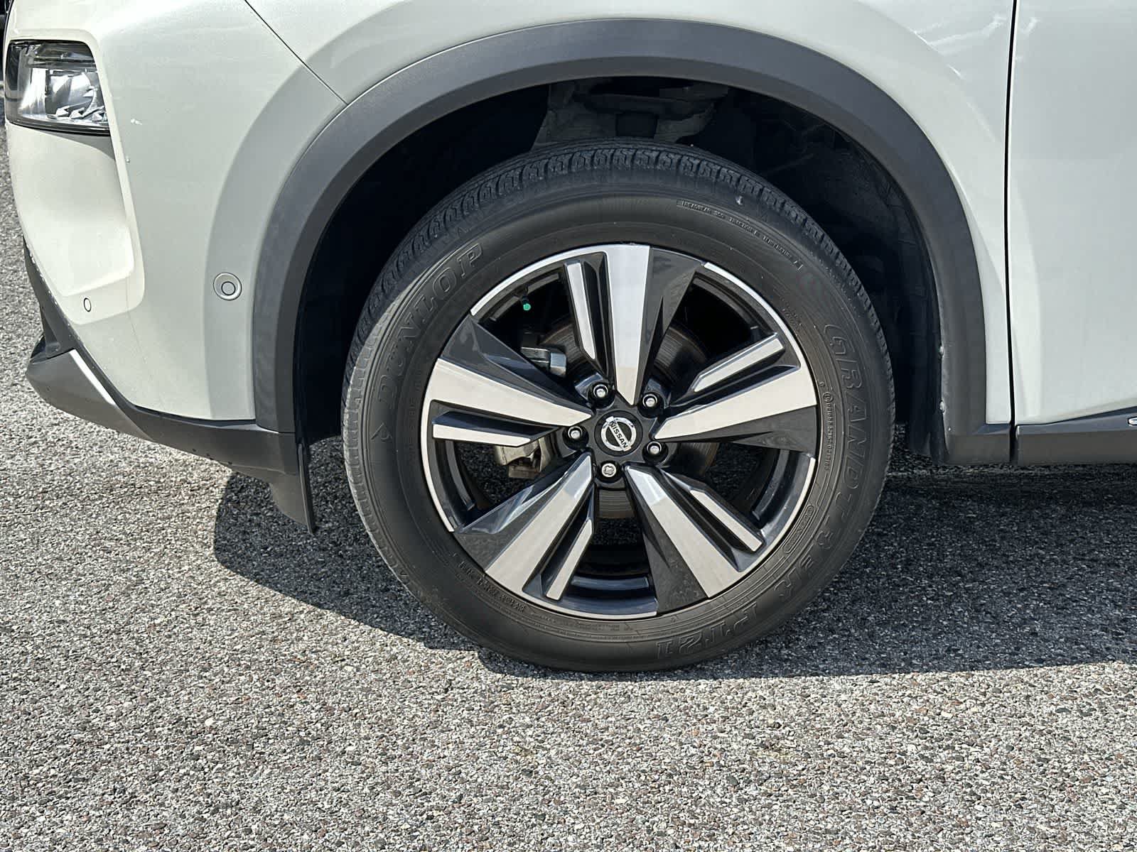 Used 2021 Nissan Rogue Platinum AWD/4WD image 13