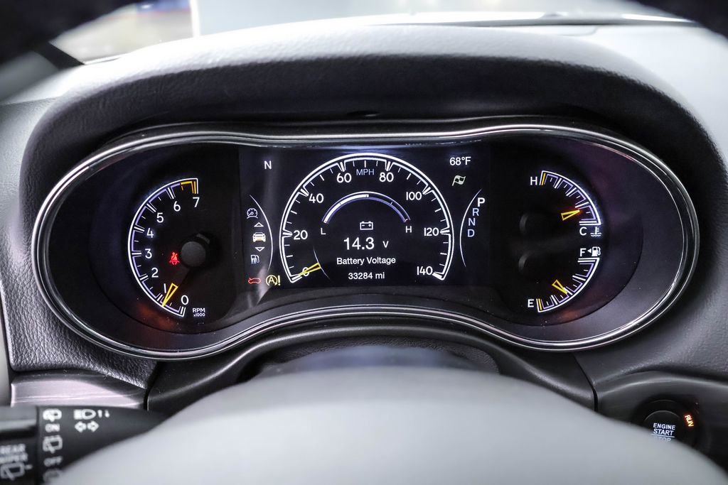 Used 2022 Jeep Grand Cherokee Limited image 14