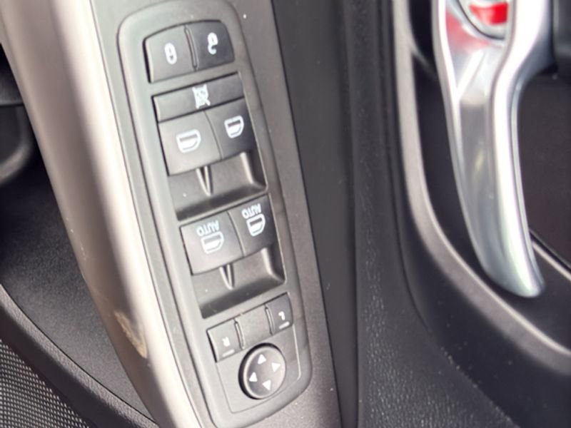 Used 2021 Jeep Cherokee Latitude Lux w/ Trailer Tow Group image 12