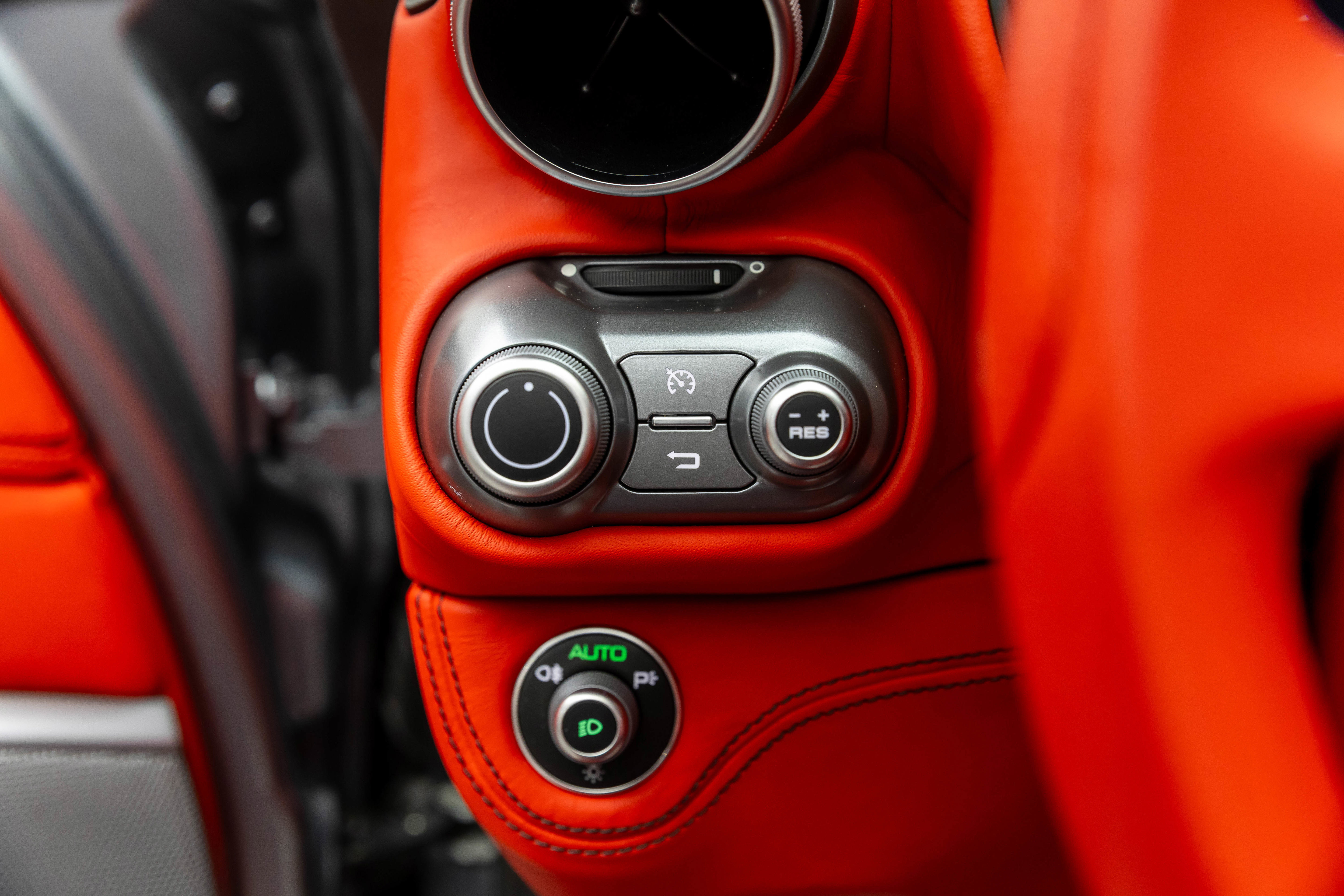Certified 2019 Ferrari Portofino RWD image 25