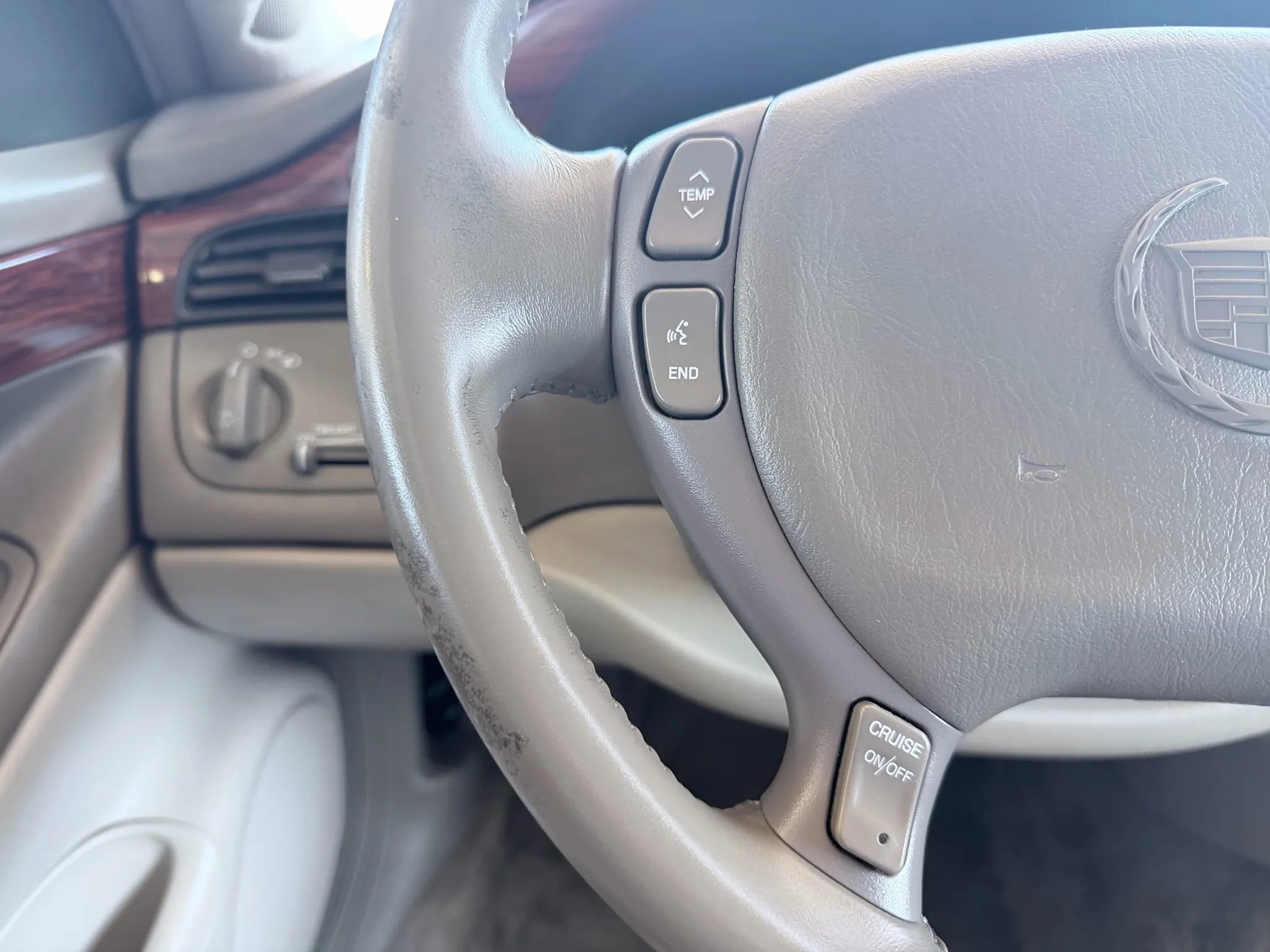 Used 2002 Cadillac De Ville Sedan 4D w/ Comfort/Convenience Pkg image 22