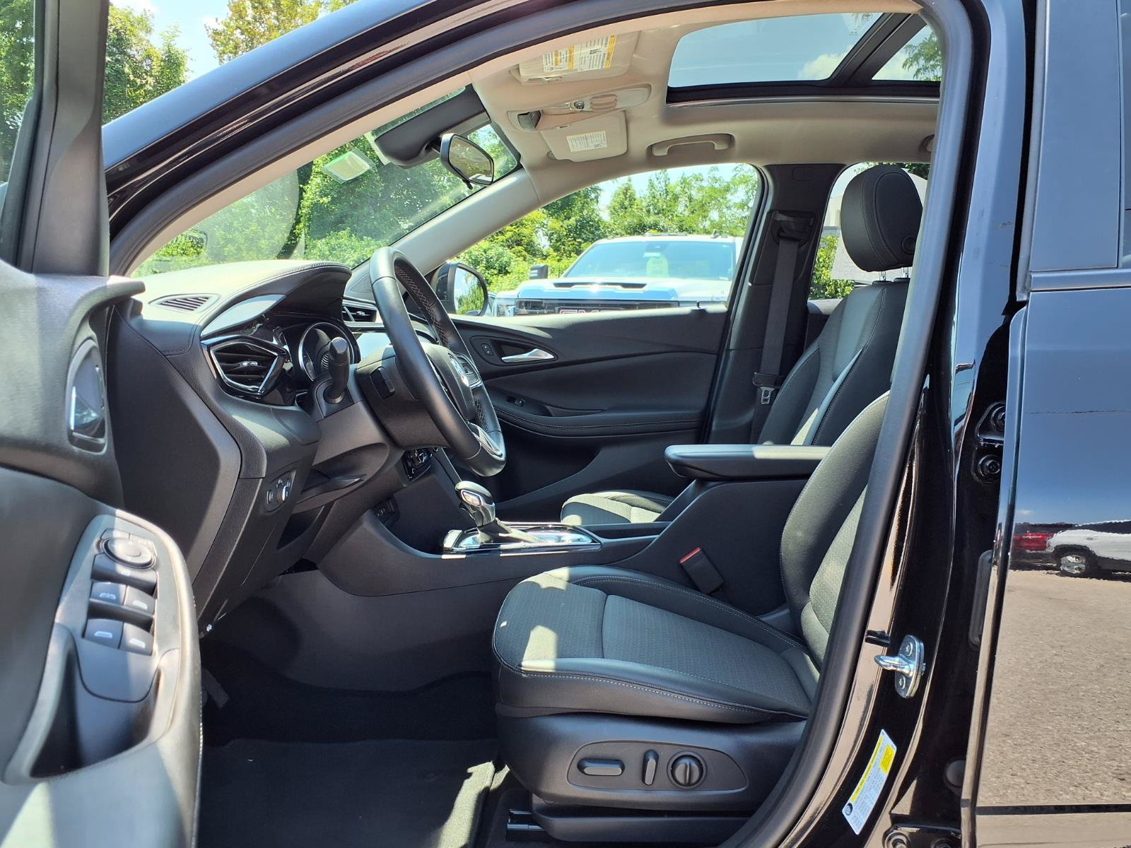 Used 2023 Buick Encore GX Select w/ Experience Buick Package FWD image 24