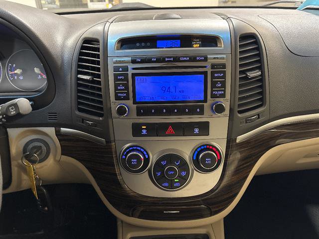 Used 2012 Hyundai Santa Fe GLS image 9