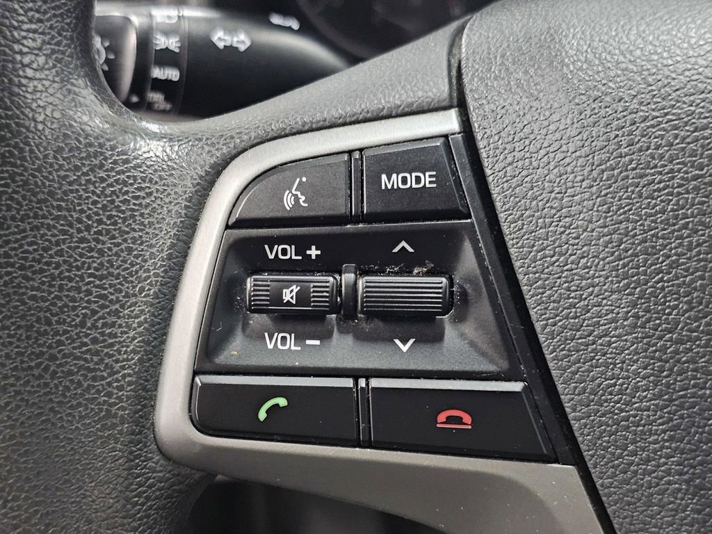 Used 2017 Hyundai Elantra SE FWD image 27