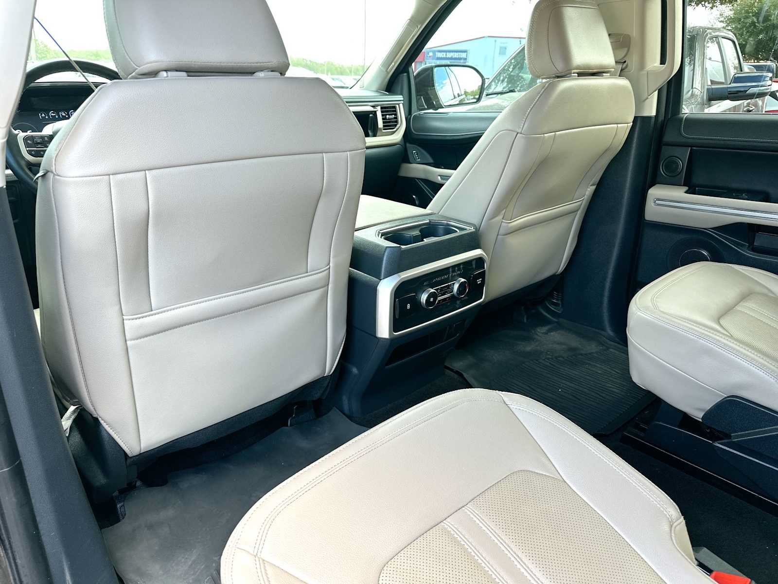 Used 2022 Ford Expedition Max Limited AWD/4WD image 24