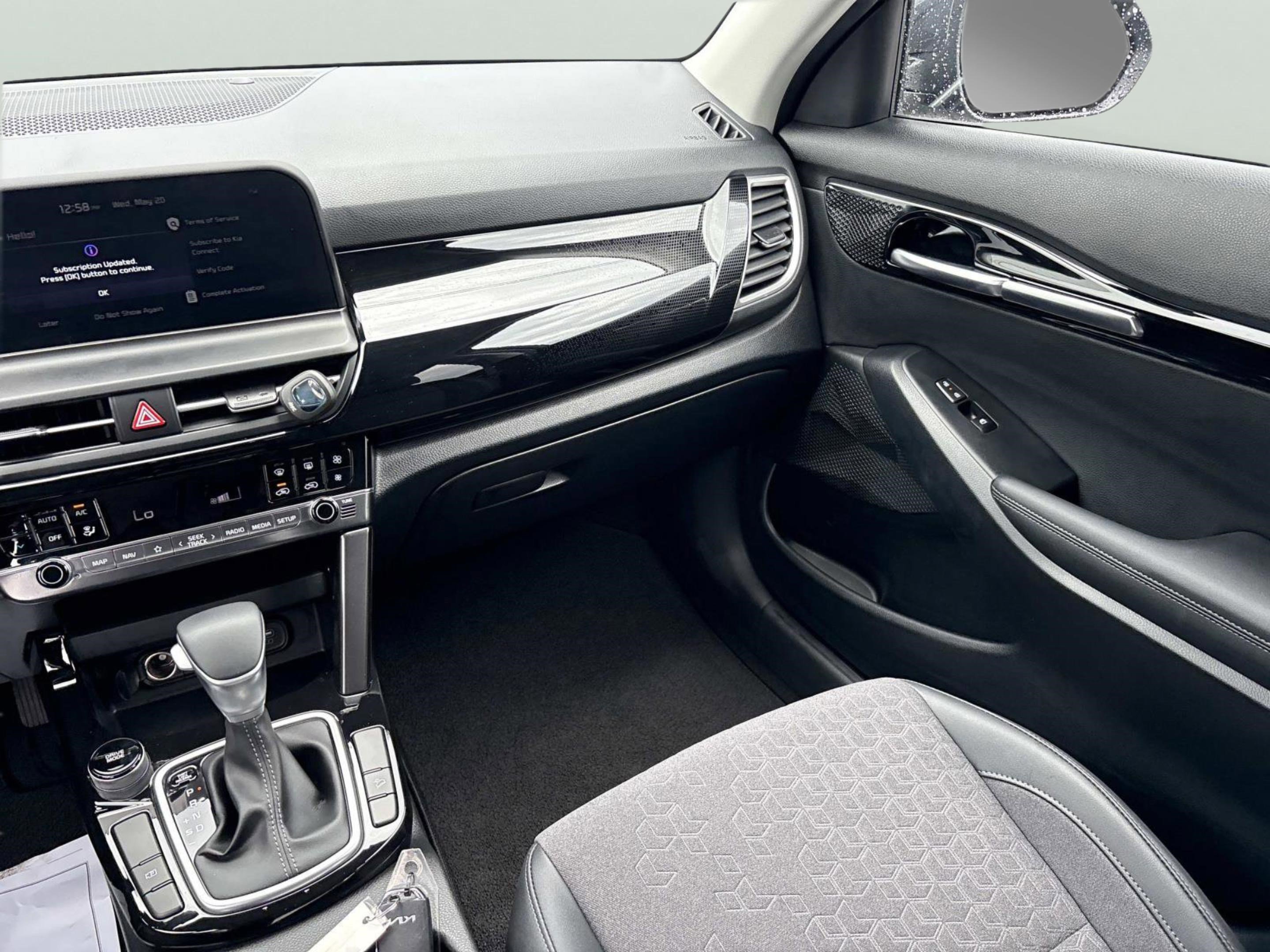Used 2025 Kia Seltos S FWD image 11