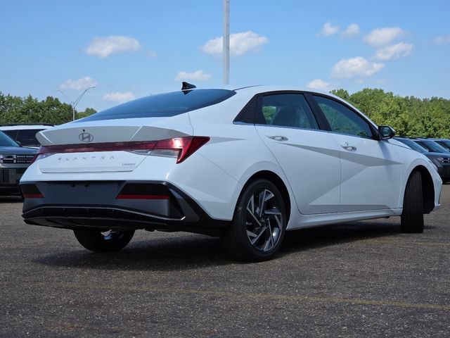 New 2026 Hyundai Elantra Limited FWD image 19