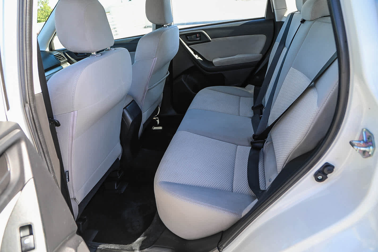 Used 2015 Subaru Forester 2.5i w/ Alloy Wheel Package AWD/4WD image 19