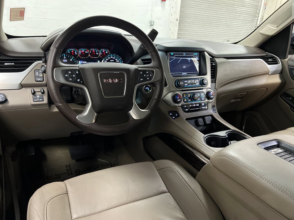 Used 2017 GMC Yukon SLT w/ HD Trailering Package RWD image 14